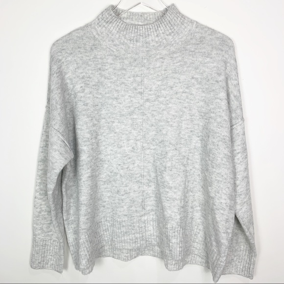 Vince Camuto Sweaters - NWT Vince Camuto heather grey mock neck sweater